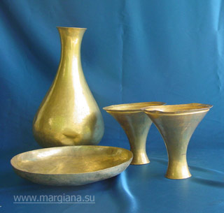Золотые изделия из кладов в царских гробницах 3220 и 3235, Северный Гонур
